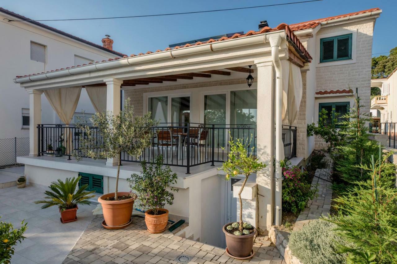 Villa Bella Banjol Bagian luar foto